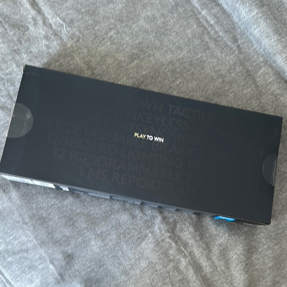 Logitech G Pro League of Legends Keyboard - Picture 3 of 9